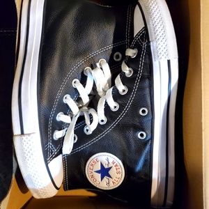 ⚡️Black Leather ⚡️High Top Converse UK 5, Women’s 7, Men’s 5.